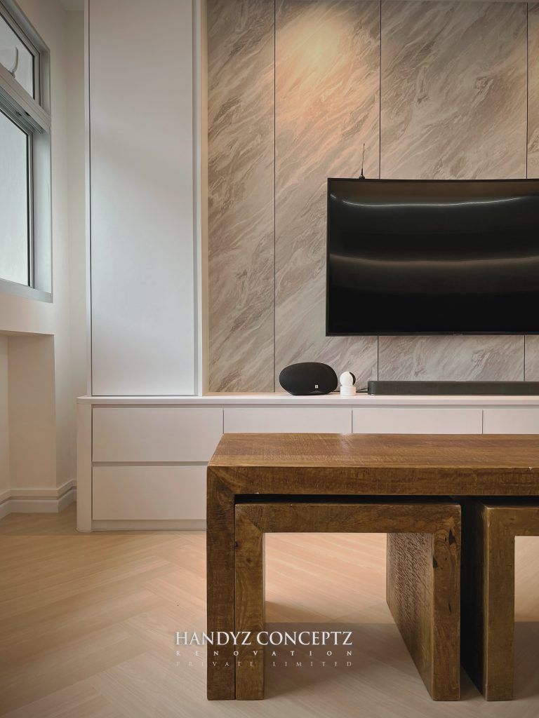 HDB TV Console